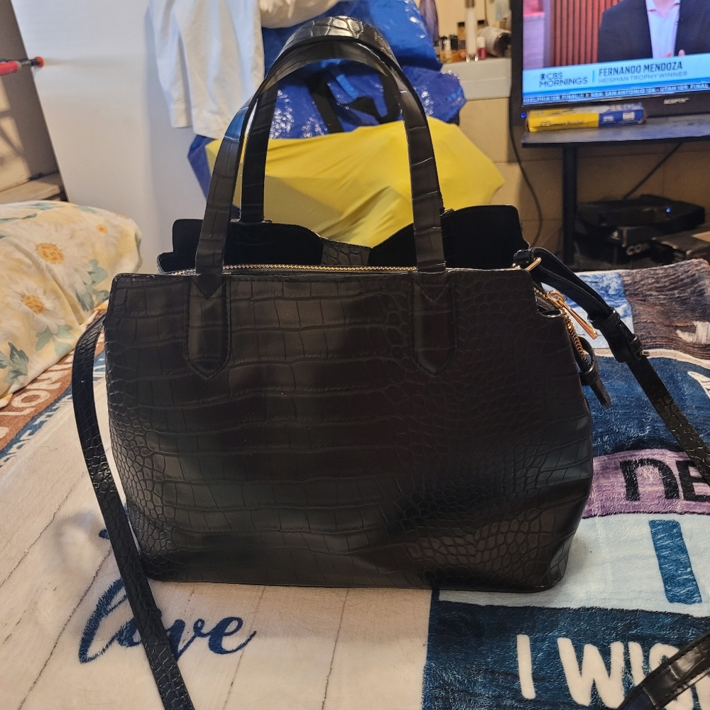 HANDBAG BUNDLE - image 6